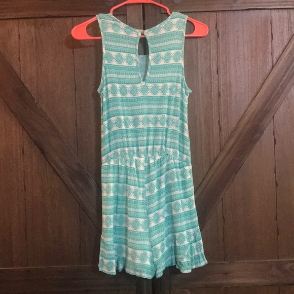 Aina Be Romper - Picture 2 of 5